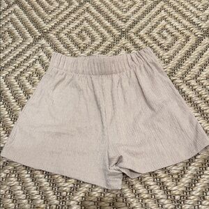 H&M Women's tan/Cream Shorts